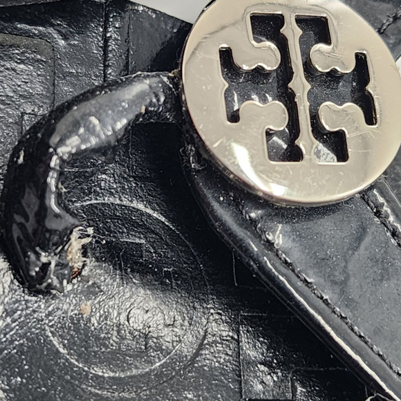 TORY BURCH Thora Patent Leather Thong Sandals DAMAGED Black Sandals 6 - Picture 3 of 4